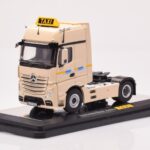 Mercedes Actros Gigaspace IAA 2012 Táxi NZG 1:50 - image 2 of 4