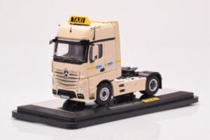 Mercedes Actros Gigaspace IAA 2012 Táxi NZG 1:50 MM0015 Metal - imagem 2 de 4