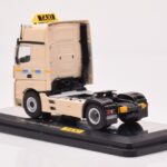 Mercedes Actros Gigaspace IAA 2012 Táxi NZG 1:50 - image 3 of 4