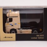 Mercedes Actros Gigaspace IAA 2012 Táxi NZG 1:50 - image 4 of 4
