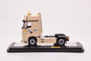 Mercedes Actros Gigaspace IAA 2012 Táxi NZG 1:50