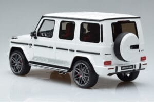 Mercedes AMG G63 Edition 55 W463 Branco GT Spirit 1:18 GT890 Resina - imagem 5 de 6
