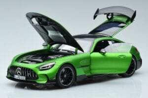Mercedes AMG GT C190 Black Series Verde Hell Magno Edição Limitada Norev 1:18 183903 Metal - imagem 2 de 7