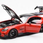 Mercedes AMG GT Black Series Vermelho Asia Exclusive Norev 1:18 - image 2 of 8