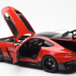 Mercedes AMG GT Black Series Vermelho Asia Exclusive Norev 1:18 - image 5 of 8