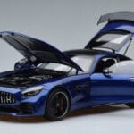 Mercedes AMG GT R C190 Azul Brilhante AUTOart 1:18 76334 Metal - image 2 of 7