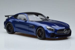 Mercedes AMG GT R C190 Azul Brilhante AUTOart 1:18 76334 Metal - imagem 5 de 7