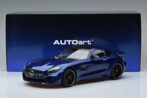 Mercedes AMG GT R C190 Azul Brilhante AUTOart 1:18 76334 Metal - imagem 7 de 7