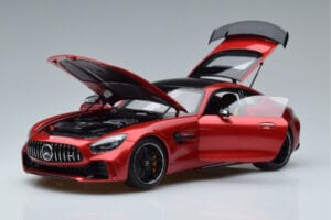 Mercedes AMG GT R C190 Vermelho Cardeal AUTOart 1:18 76331 Metal - imagem 2 de 7