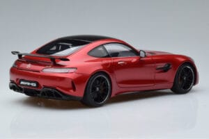 Mercedes AMG GT R C190 Vermelho Cardeal AUTOart 1:18 76331 Metal - imagem 3 de 7