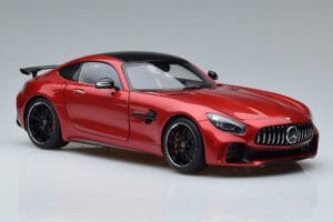Mercedes AMG GT R C190 Vermelho Cardeal AUTOart 1:18 76331 Metal - imagem 5 de 7