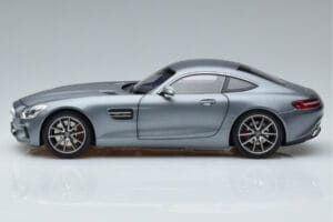 Mercedes AMG GT S Selenite Cinzento Magno Norev 1:18 B66960343 Metal - imagem 4 de 7
