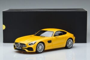 Mercedes AMG GT S Solarbeam Norev 1:18 B66960410 Metal - imagem 7 de 7