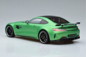 Mercedes AMG GT R Verde GT Spirit 1:18 GT179 Resina - imagem 5 de 6