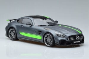 Mercedes AMG GT R Pro Selenite Cinzento GT Spirit 1:18 GT265 Resina - imagem 4 de 6