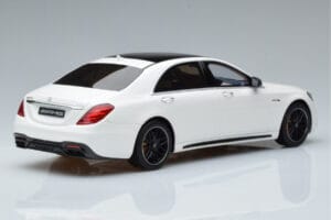 Mercedes AMG S63 W222 Diamond Branco GT Spirit 1:18 B66965714 Resina - imagem 2 de 6