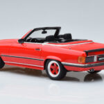 Mercedes AMG SL500 R107 Vermelho Otto 1:18 - image 5 of 6