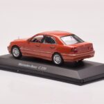 Mercedes C-Class W202 C220 Laranja Metálico Dealer Edition Minichamps 1:43 - image 3 of 4