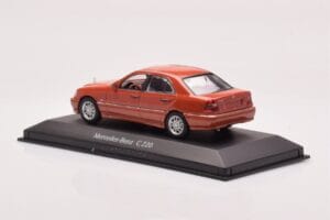 Mercedes C-Class W202 C220 Laranja Metálico Dealer Edition Minichamps 1:43 B66005747 Metal - imagem 3 de 4
