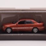 Mercedes C-Class W202 C220 Laranja Metálico Dealer Edition Minichamps 1:43 - image 4 of 4