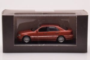Mercedes C-Class W202 C220 Laranja Metálico Dealer Edition Minichamps 1:43 B66005747 Metal - imagem 4 de 4