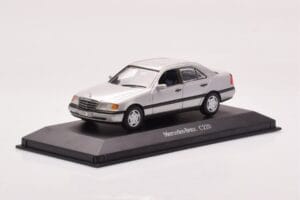 Mercedes C-Class W202 C220 Prateado Minichamps 1:43 B66005705-M1 Metal - imagem 2 de 4