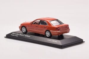 Mercedes C-Class W202 C240 Laranja Metálico Minichamps 1:43 430037000 Metal - imagem 3 de 4