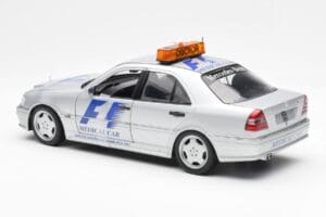 Mercedes C-Class W202 AMG Medical Car F1 1997 UT Models 1:18 26106 Metal - imagem 5 de 6
