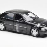 Mercedes C-Class W202 C36 AMG Preto Metálico UT Models 1:18 - image 4 of 6