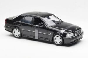 Mercedes C-Class W202 C36 AMG Preto Metálico UT Models 1:18 26102 Metal - imagem 4 de 6