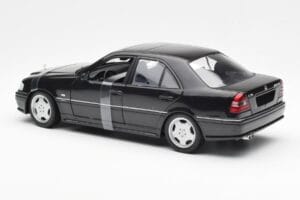 Mercedes C-Class W202 C36 AMG Preto Metálico UT Models 1:18 26102 Metal - imagem 5 de 6