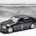 Mercedes C-Class W202 C36 AMG Preto Metálico UT Models 1:18 - image 6 of 6