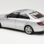 Mercedes C-Class W204 Avantgarde Prateado AUTOart 1:18 B66962368 - image 7 of 8