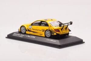 Mercedes C-Class W204 DTM Deutsche Post AMG Mercedes #17 D. Coulthard DTM 2010 Minichamps 1:43 400103817 Metal - imagem 3 de 4