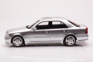 Mercedes C36 AMG W202 Prata Otto 1:18 OT443 Resina - imagem 3 de 6