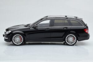 Mercedes C63 AMG S204 T-Model Preto GT Spirit 1:18 GT760 Resina - imagem 3 de 6