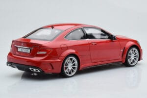 Mercedes C63 AMG W204 Black Series Vermelho GT Spirit 1:18 GT065 Resina - imagem 2 de 6