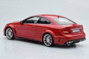 Mercedes C63 AMG W204 Black Series Vermelho GT Spirit 1:18 GT065 Resina - imagem 5 de 6