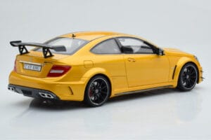 Mercedes C63 AMG W204 Black Series Dourado GT Spirit 1:18 GT034 Resina - imagem 2 de 6