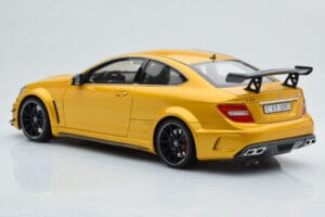 Mercedes C63 AMG W204 Black Series Dourado GT Spirit 1:18 GT034 Resina - imagem 5 de 6