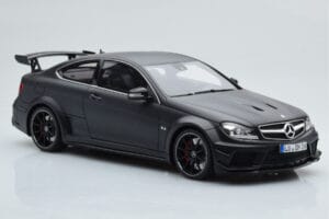 Mercedes C63 AMG W204 Black Series Preto Mate GT Spirit 1:18 GT843 Resina - imagem 4 de 6