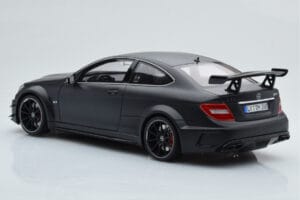 Mercedes C63 AMG W204 Black Series Preto Mate GT Spirit 1:18 GT843 Resina - imagem 5 de 6