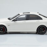 Mercedes C63 AMG W204 Branco GT Spirit 1:18 - image 3 of 6