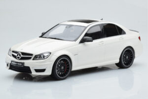 Mercedes C63 AMG W204 Branco GT Spirit 1:18
