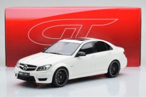 Mercedes C63 AMG W204 Branco GT Spirit 1:18 GT166 Resina - imagem 6 de 6
