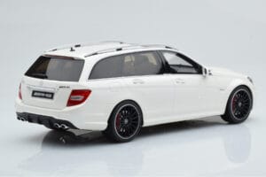 Mercedes C63 AMG S204 T-Model Branco GT Spirit 1:18 GT147 Resina - imagem 2 de 8
