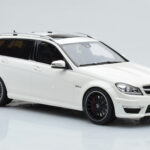 Mercedes C63 AMG S204 T-Model Branco GT Spirit 1:18 - image 4 of 8