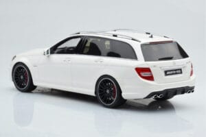 Mercedes C63 AMG S204 T-Model Branco GT Spirit 1:18 GT147 Resina - imagem 5 de 8