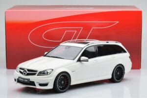 Mercedes C63 AMG S204 T-Model Branco GT Spirit 1:18 GT147 Resina - imagem 8 de 8