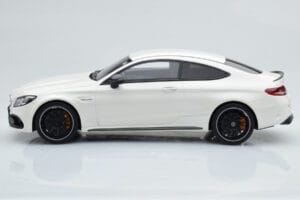 Mercedes C63S AMG C205 Coupe Branco GT Spirit 1:18 B66965707 Resina - imagem 3 de 6